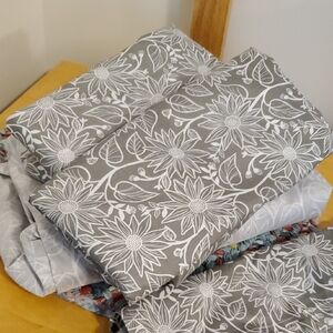 London Kaye Floral Fairie Twin Sheet Set in Like New Condition